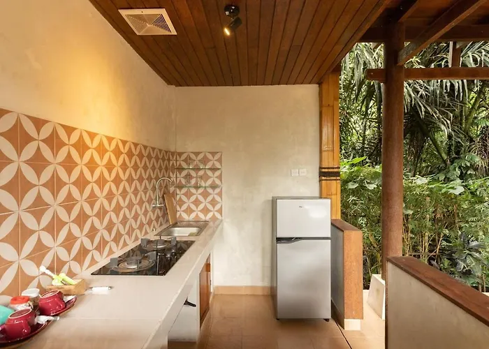Villa Lush Bamboo Near